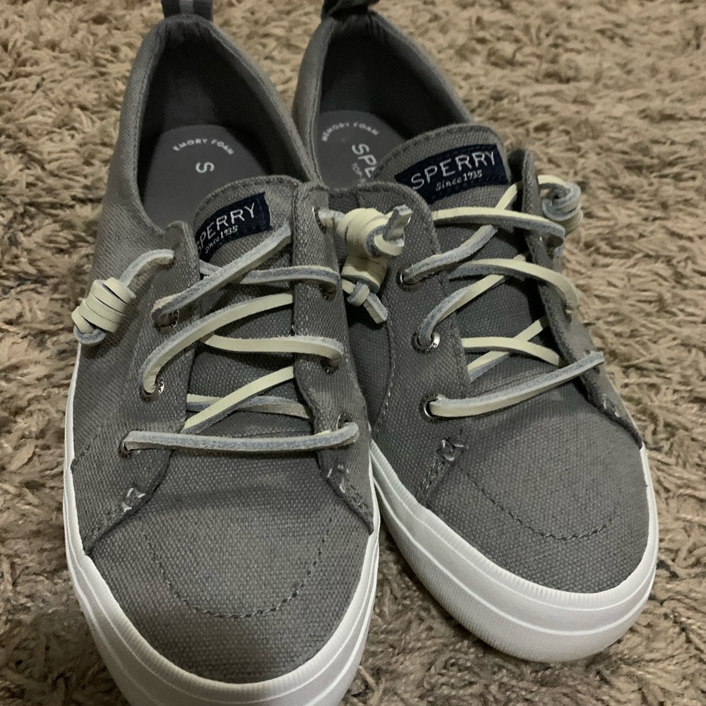 Women’s Sperry Crest Vibe Sneaker Size 6 Grey
